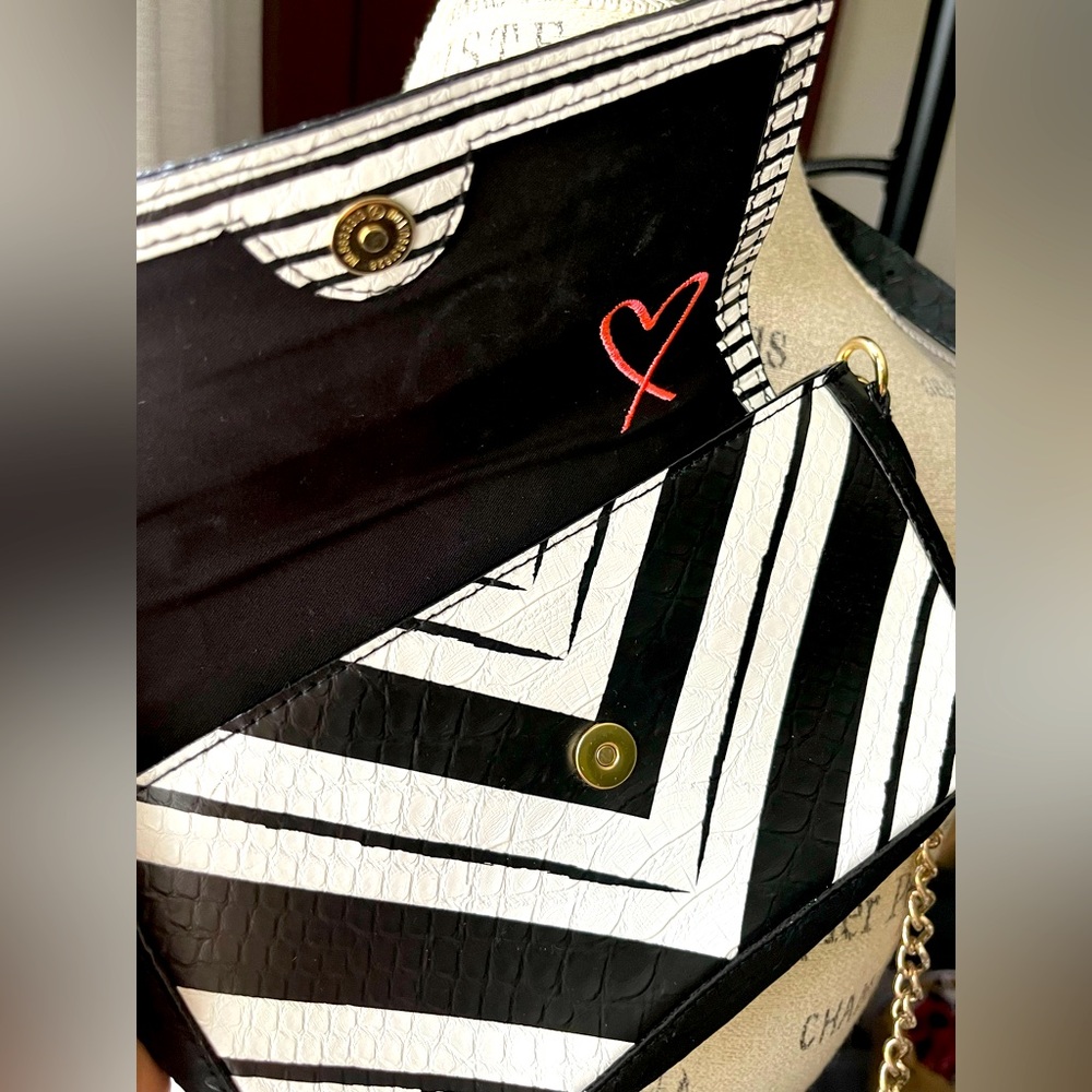 NWT VS Chevron Crossbody Purse